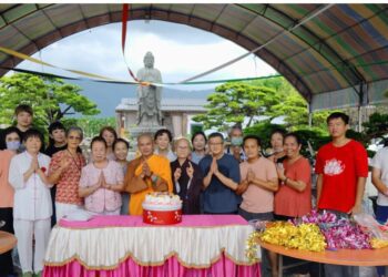 感恩浴佛節暨母親節 萬巒藥師佛寺舉辦消災拔度法會