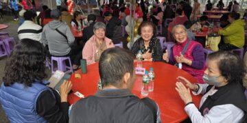 「寒冬送暖．共食有愛」吸睛 無極慈靈慈惠協會扶弱義行可風