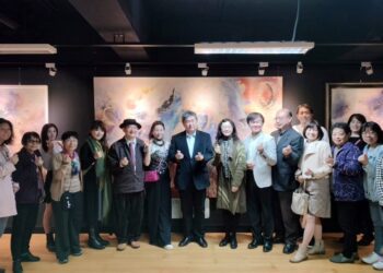 用現在給過去一個未來！華梵大學碩士個展 ——林錦芳《沈金》宇宙系列：混沌敘事與精神重生