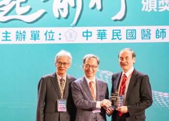 彰基醫學喜事相連　周志中再獲台灣醫療貢獻獎