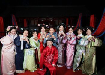 《甄嬛傳》劇組十四載後再聚首！蔡少芬攜陶昕然《煥新環遊傳》啓程新篇