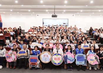 桃園市府表揚117位專業司機 優良職業駕駛人獲頒6,000元及免費肺癌篩檢