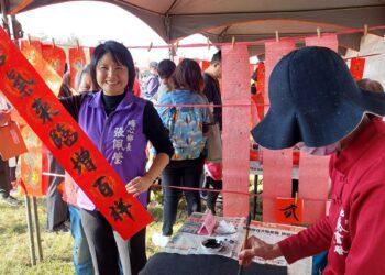 影音／找回過年的歡樂氣氛　113年來埔心鄉找年味玩稻草人迷宮及古早味童玩