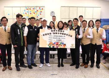 房仲集團捐贈10萬元圖書金 充實偏鄉國小圖書設備