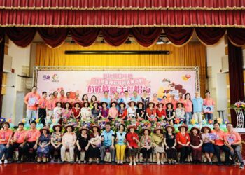 影音／田中鎮慶祝母親節　提醒子女們長大後不忘養育之恩