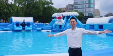 竹北雙市公園水樂園！鄭朝方邀小小市民帶爺奶週末來玩水看兒童劇
