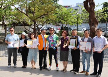 千里傳愛 國際獅子會鐵騎環台捐款助弱勢學子