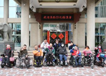 體驗市區無障礙設施建置　議長謝典林接待失能者家庭了解民眾需求