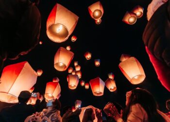 新北平溪天燈節壓軸登場！20呎造型主燈點亮平溪，本周六十分場慶元宵