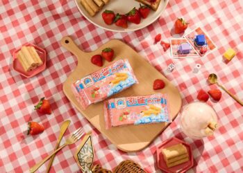 「草莓vs.花生」雙口味濃厚上市　孔雀捲心餅掀搶購熱潮