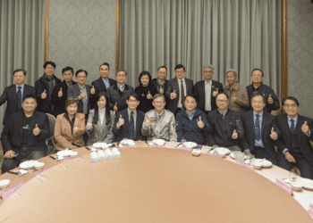 王明鉅出席新春聯誼會 表達對醫師的感謝與期許