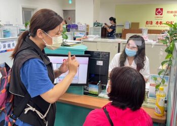 員林就服運用「職場學習再適應計畫」　助重度聽障婦女重返職場