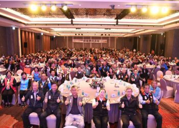 112年度花蓮縣模範農民表揚大會 徐榛蔚盼共創優質農業生產環境