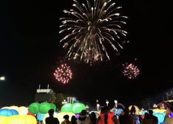 影音/2025絢麗花蓮太平洋燈會 東大門夜市與商圈熱鬧非凡