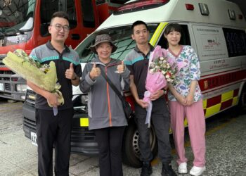 外送員自摔失去生命徵象 119搶救後奇蹟甦醒!攜家屬至消防隊感謝