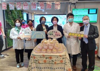 影音／秀傳慶祝醫檢師暨藥師節活動　藥師團隊宣導防蚊四寶、中西我都藥