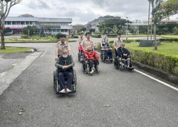 花蓮榮家「陽光計畫」 長輩高歌一展歡顏