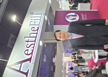 預防注射玻尿酸導致額頭腫塊 法國世界美容醫學大會示範額頭筋膜解剖教學