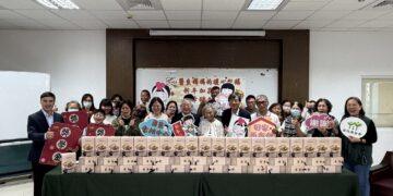 醫師母子送暖迎新年　81盒年菜為屏東弱勢家庭加菜添幸福