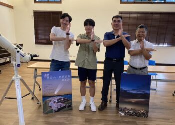 台南一中天文社追星　邀民眾觀測近30年來最亮的紫金山．阿特拉斯彗星