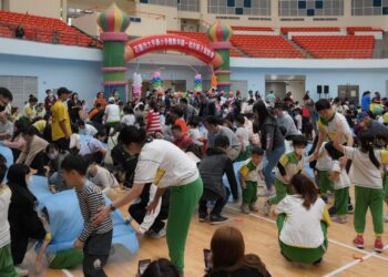 花蓮市親子運動會　大手牽小手歡樂跑跳碰