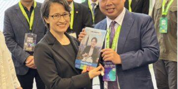 副總統視察智慧城市展　彩繪光電外牆成淨零建築亮點