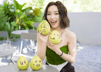 閻奕格誠摯告白男友：「唱走音都可以，只要你對我唱歌，我會感動！」超甜撒嬌瞬間引發熱議