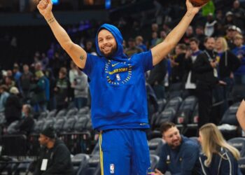 影/《NBA》「咖哩大神」柯瑞37分射倒灰熊 勇士附加賽勝出鎖定西區第七種子