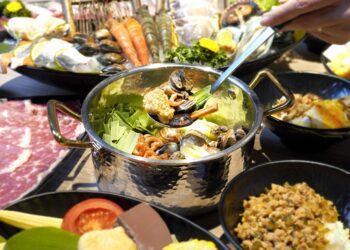 馬辣新品牌肉之間幸福開鍋  樂多多明水然．樂無菜單鐵板燒插旗板橋