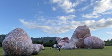 2026花蓮國際石雕藝術季《石頭在呼吸》戶外光影裝置展　因應薔琵颱風採先開展、後開幕　11月1日開幕暨金曲音樂會登場