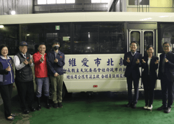 重生之路：火場奇蹟人生 歐立諾公司捐贈392萬巴士助身心障礙者