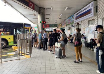 教師、中秋及國慶連假出遊免去塞車之苦 客運優惠票價等你來搭