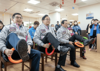 AI守護長者腦健康！張善政打造桃園科技友善社區 實現以「長健」取代「長照」