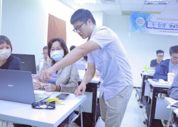 臺南中小企業數位轉型 透過AI工具提升職場效率與競爭力