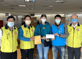 勇敢母親淚訴：我要拚了命為兒爭取生存機會 圓融行善團救援嚴重再生不良貧血童