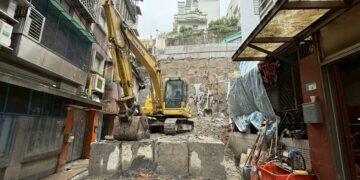 新店擋土牆坍塌搶修有成！工務局確認安全無虞 首批撤離居民重回溫馨窩