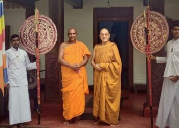 佛陀真身舍利繞塔祈福法會 請來斯里蘭卡國師加持