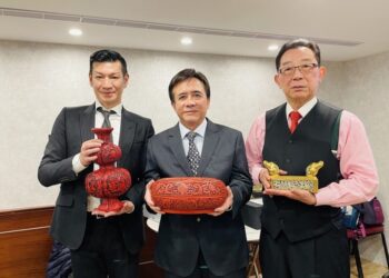 琴書潤珍貴古董藝術品分享  貴賓大開眼界讃賞不已