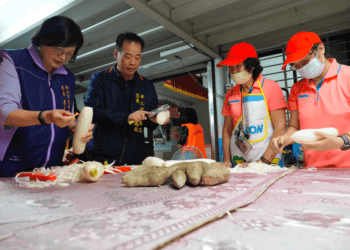 NG醜蔬果變魔術 李美珍支持惜食共餐 新北市共同減少糧食浪費