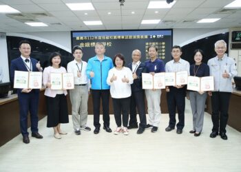 嘉市推動永續發展有成　公立國中小及幼兒園全面達成低碳校園標章