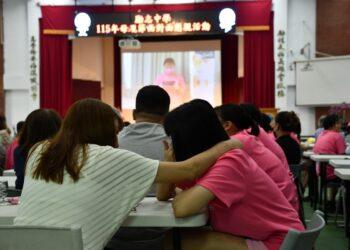勵志中學「感恩傳情・愛在校園」 母親節舉辦面對面懇親