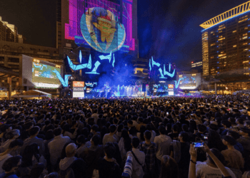 豪華巨星陣容閃耀登場 歡聚嗨唱耶誕繽紛夜晚