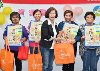 資收近六千噸 縣府與環境部關懷資收個體戶 分送好米過端午