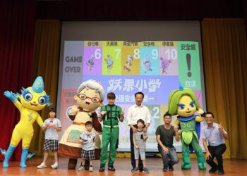 「水果奶奶」進校宣導交通安全　引起熱烈迴響