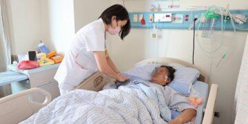 女車禍捲入車底碾壓九死一生 搶回一命卻斷片