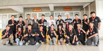 竹崎高中機器人代表隊FRC7551闖進世界賽　翁章梁關心學子備戰情形