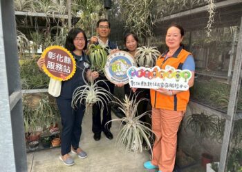 新住民用空氣鳳梨點燃綠色奇蹟　落地生根、努力追逐夢想真實寫照