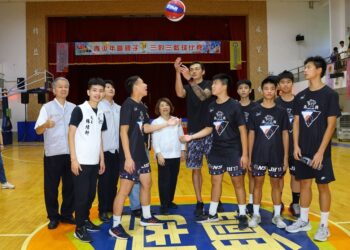 球星吳岱豪回「嘉」為三對三籃球賽開球　鼓勵青少年揮灑汗水