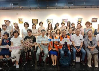 龍來美濃漸凍症公益永生花展 收益20%捐助漸凍人協會