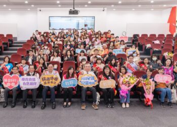 張善政表揚112年度早期療育優良人員 齊心協助兒童成長